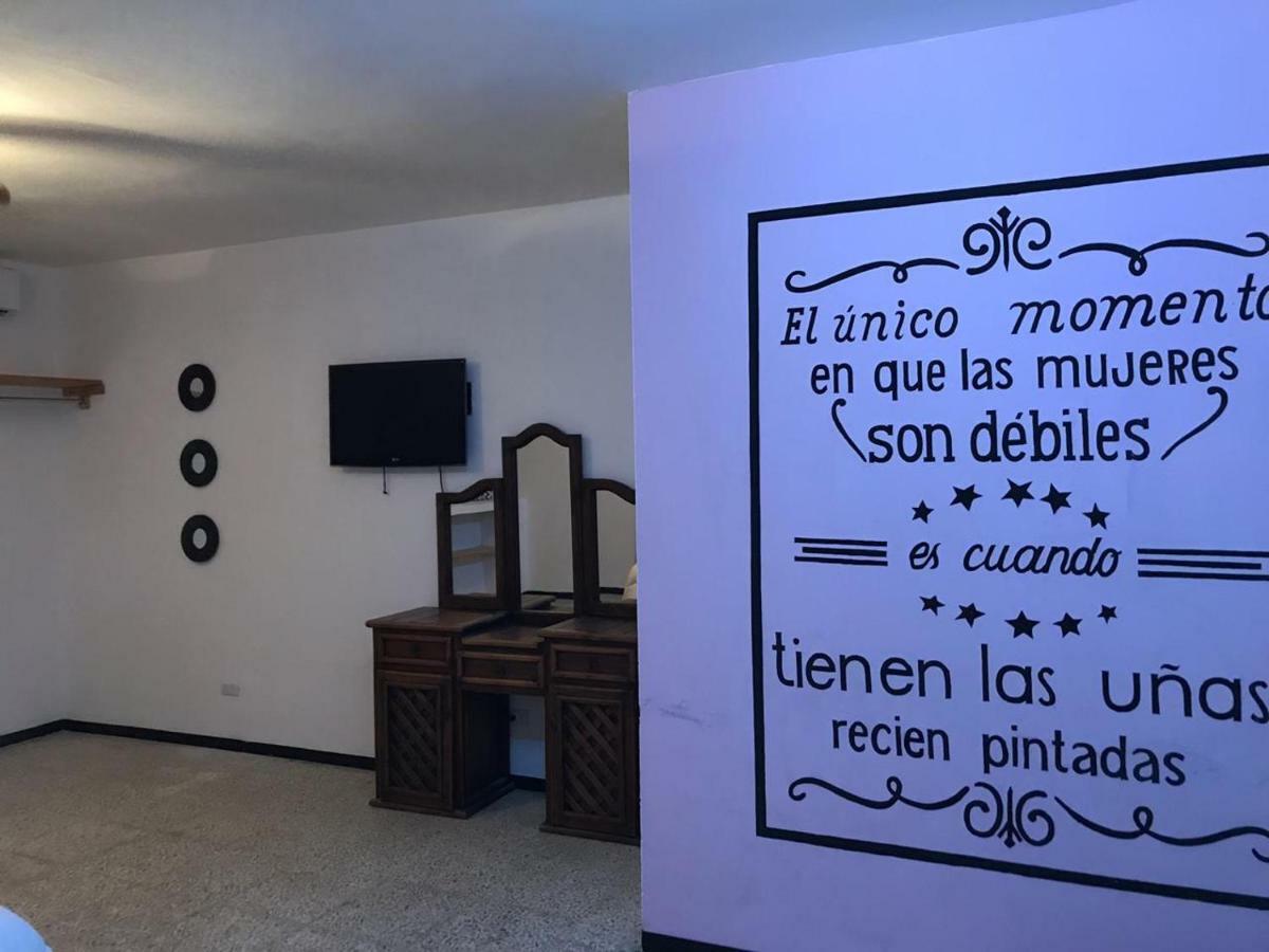 Apartamento&Habitacion Galeana シウダー・バージェス エクステリア 写真